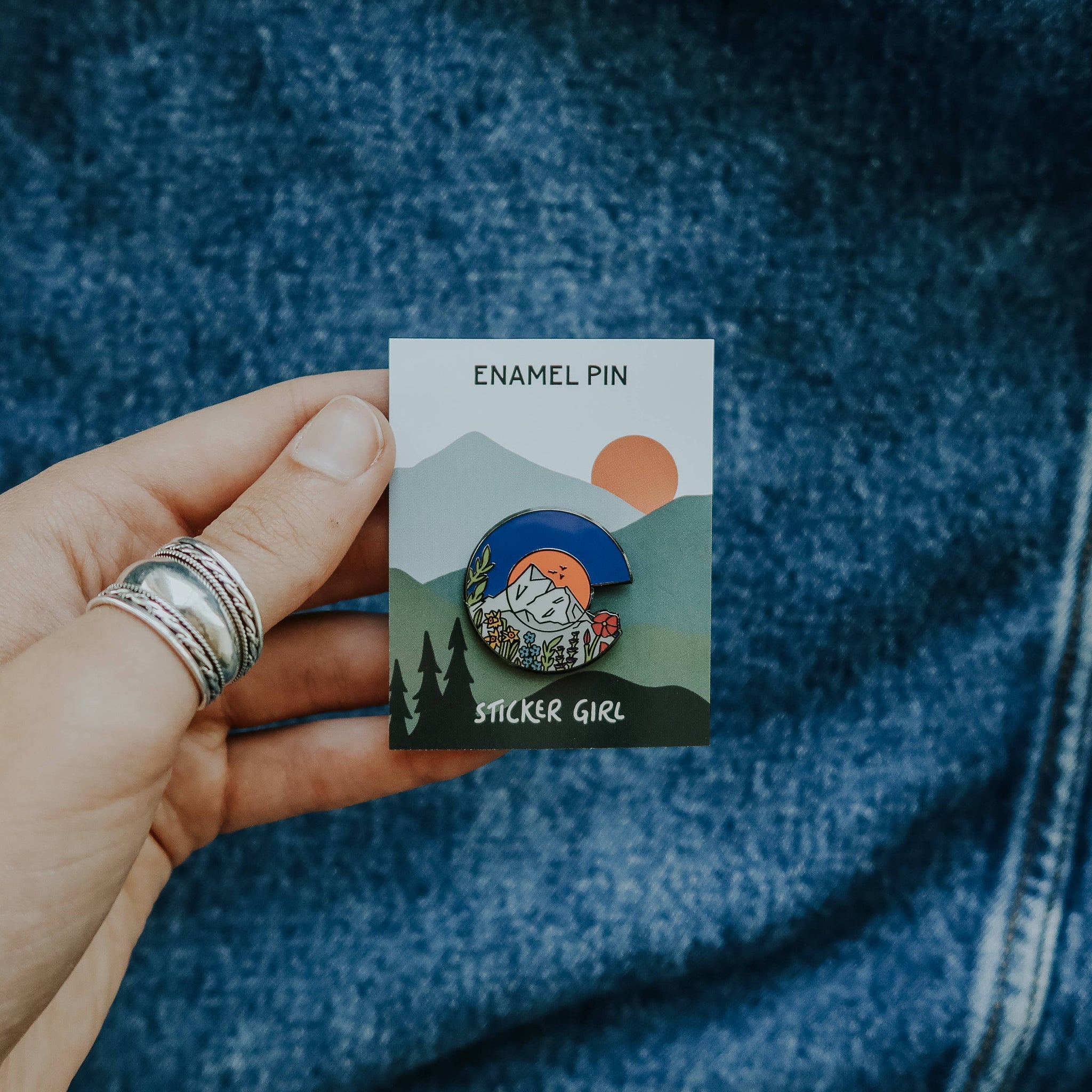 Colorado Floral 'C' Sign Lapel Pin