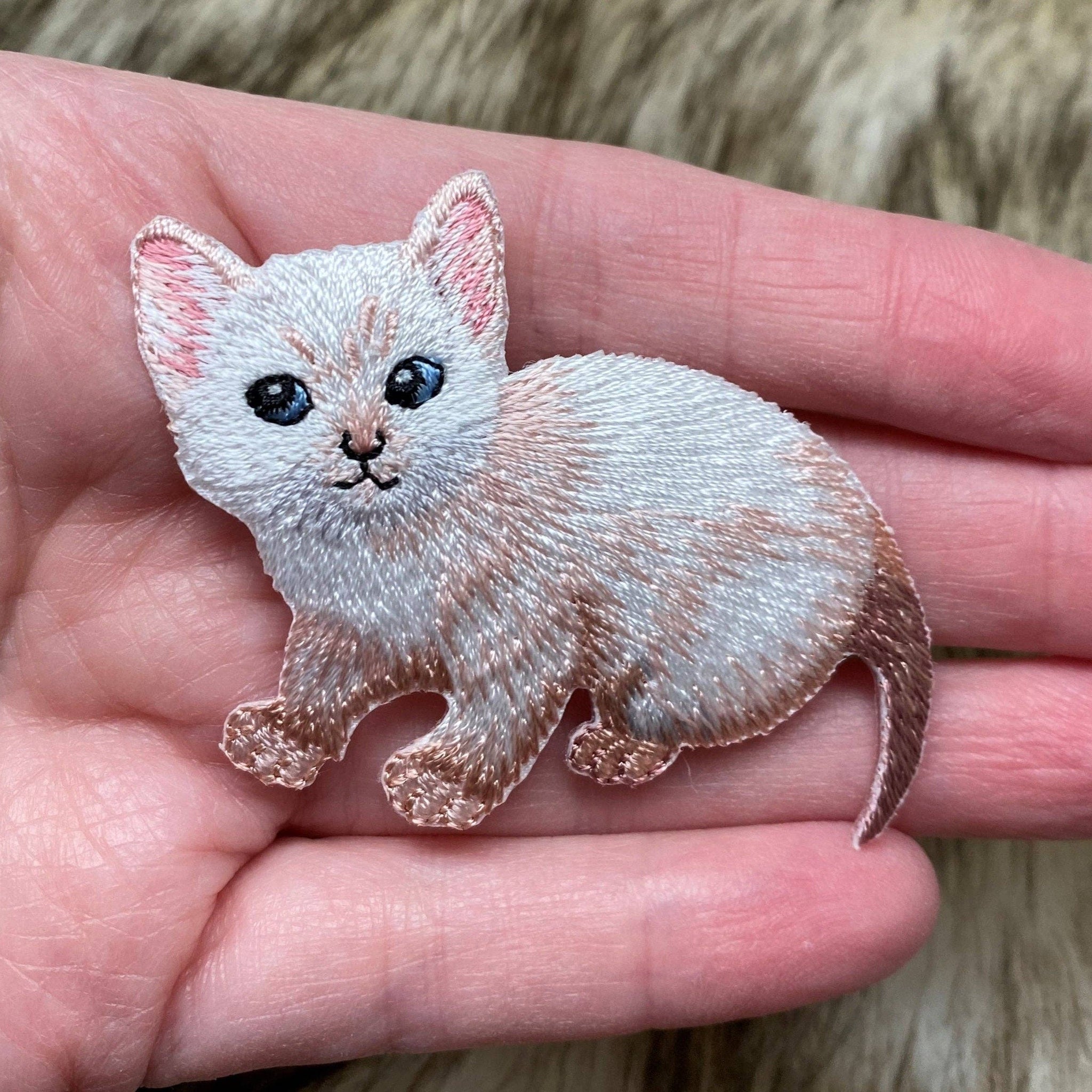 White Cat, Kitten, Pets, Embroidered Iron-on Patch