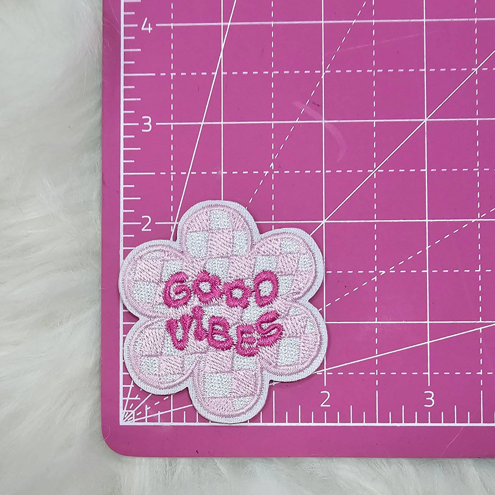 Retro Pink Checkered 'Good Vibes' Flower Embroidery Iron On Patch
