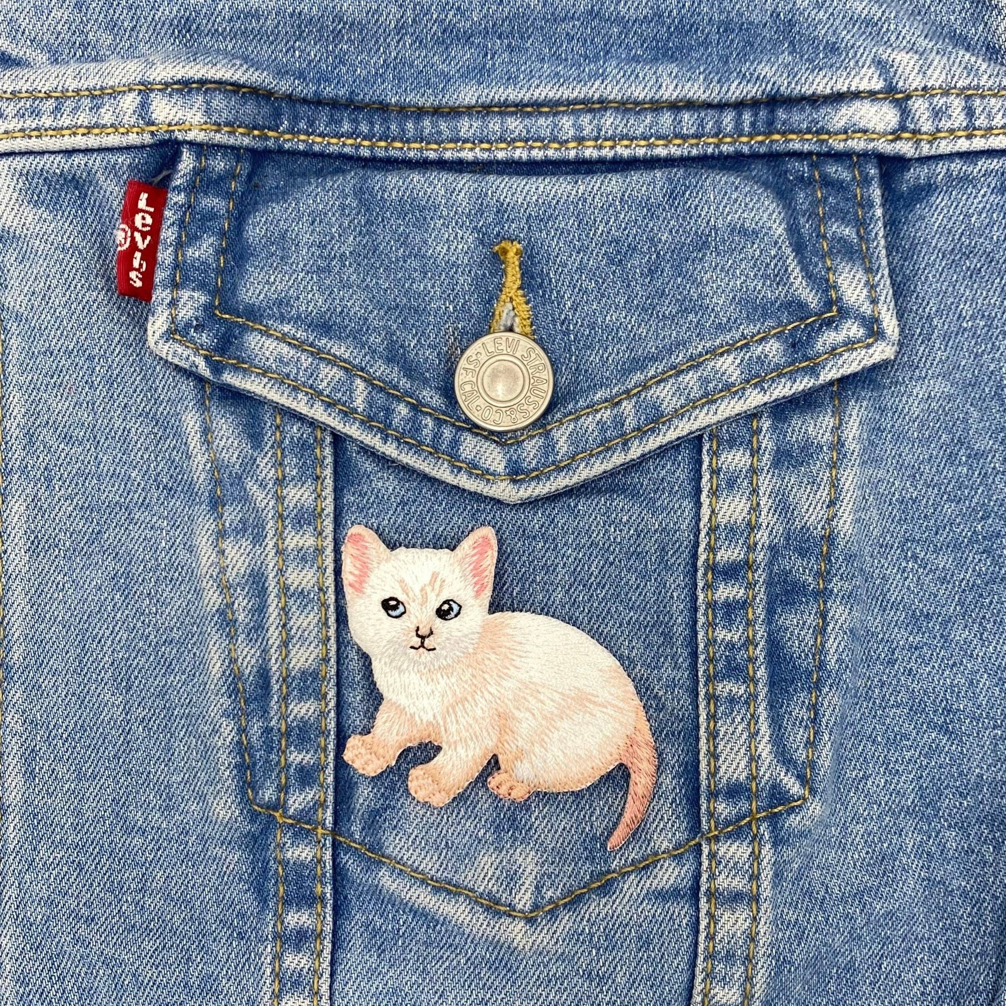 White Cat, Kitten, Pets, Embroidered Iron-on Patch